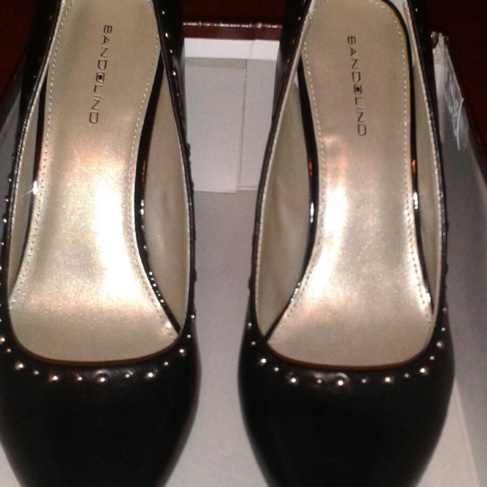 Bandolino Black Leather Pumps with gold studs
